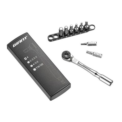 Giant Multi-Tool with ratchet system